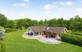 Nice Home In Rødby With Sauna
